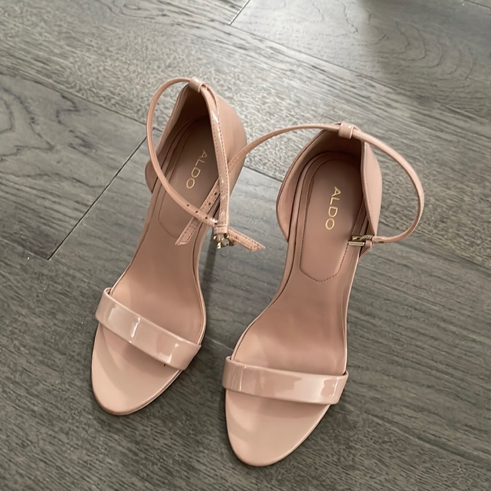 Aldo Beige Heel - Size 7
